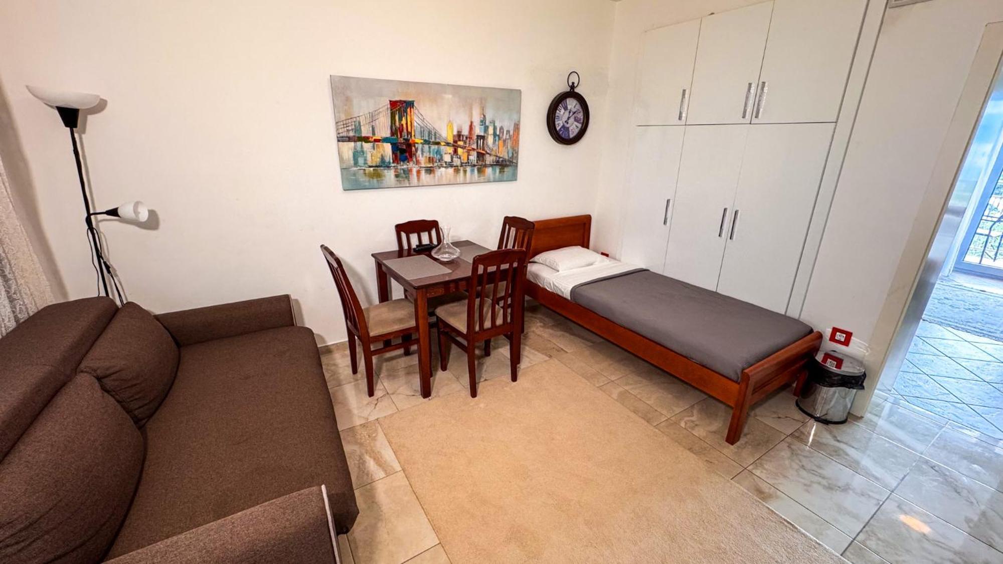 Qumi Apartments ติวัต ภายนอก รูปภาพ