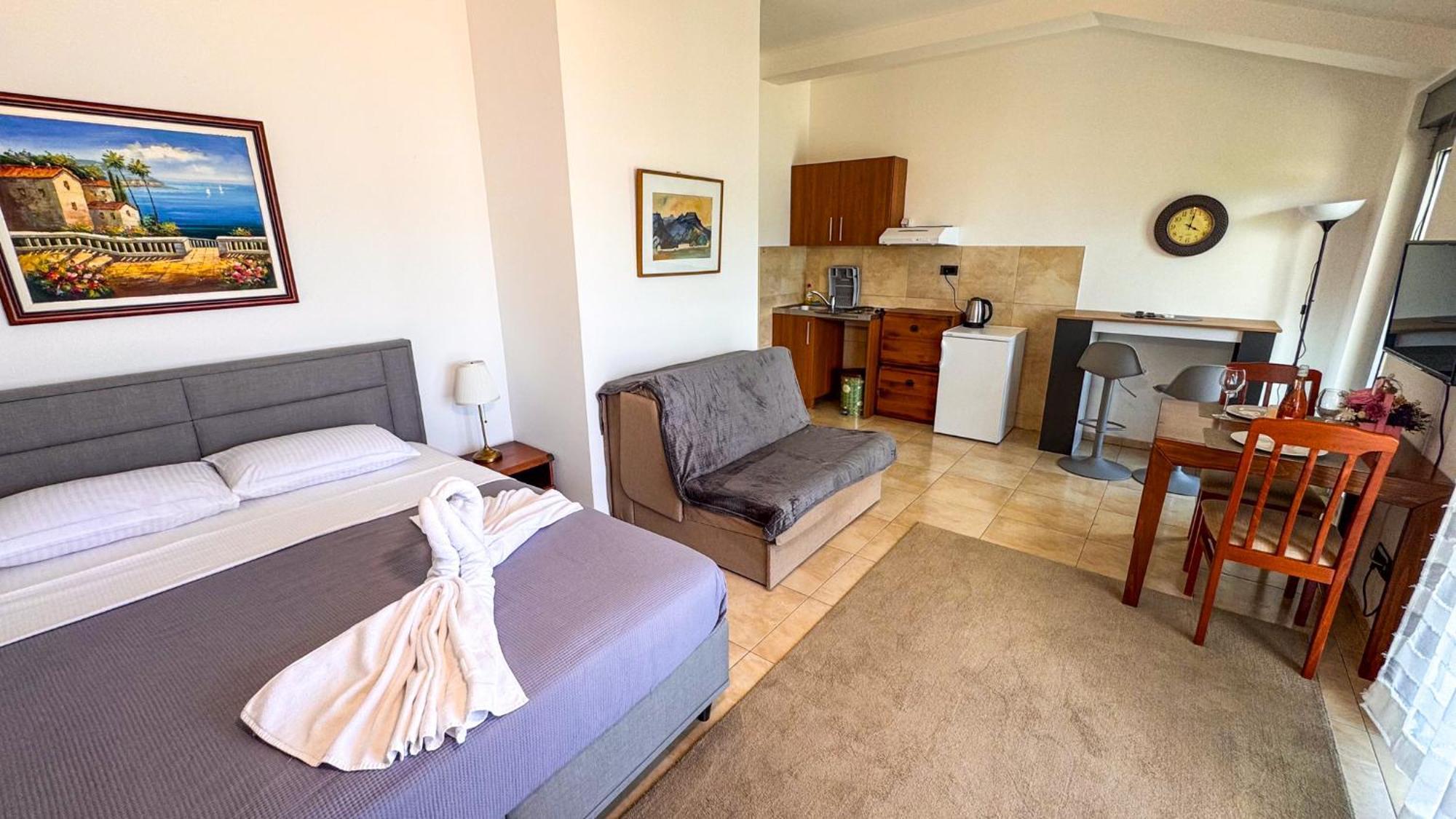Qumi Apartments ติวัต ภายนอก รูปภาพ
