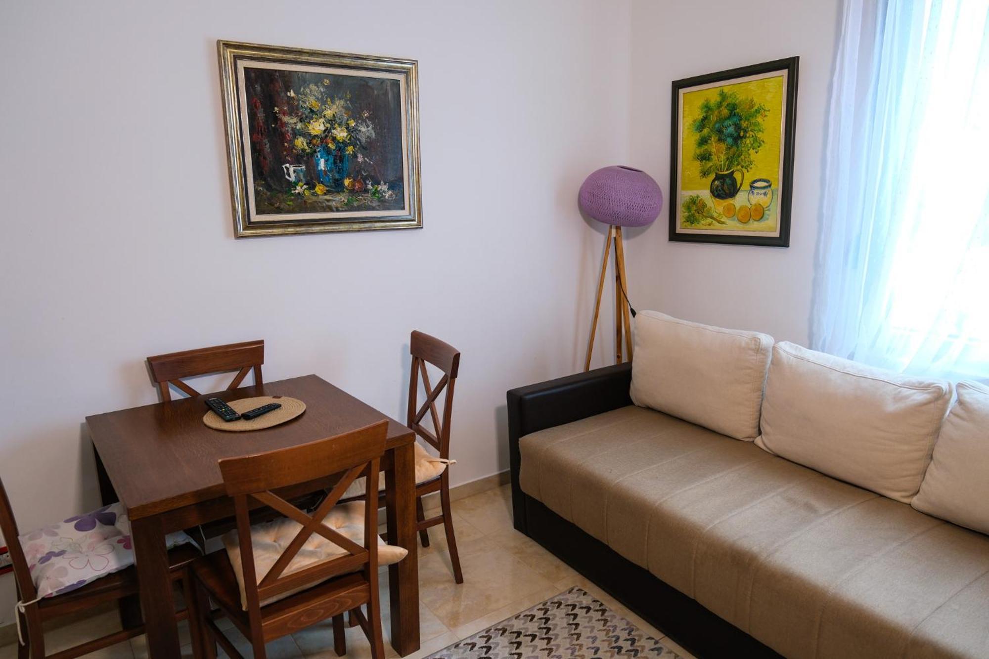 Qumi Apartments ติวัต ภายนอก รูปภาพ
