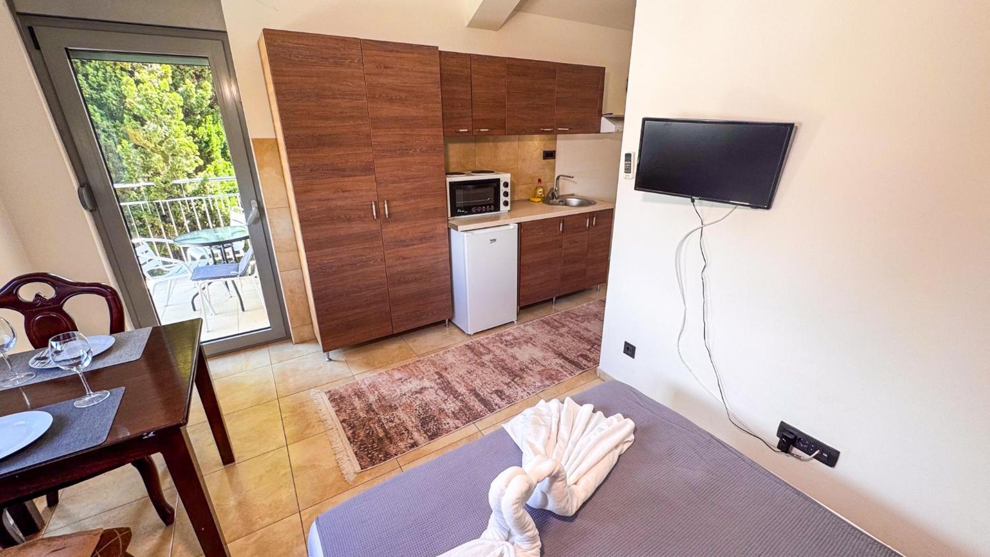 Qumi Apartments ติวัต ภายนอก รูปภาพ