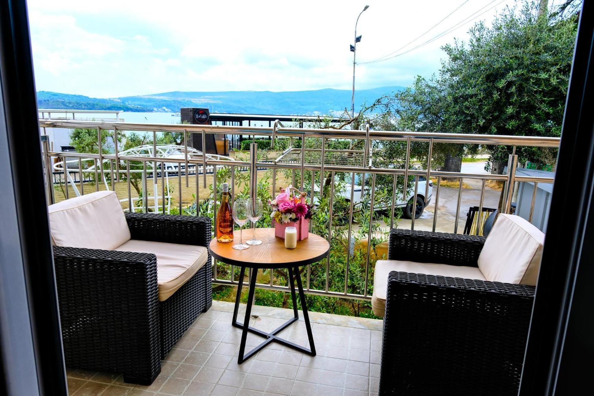 Qumi Apartments ติวัต ภายนอก รูปภาพ