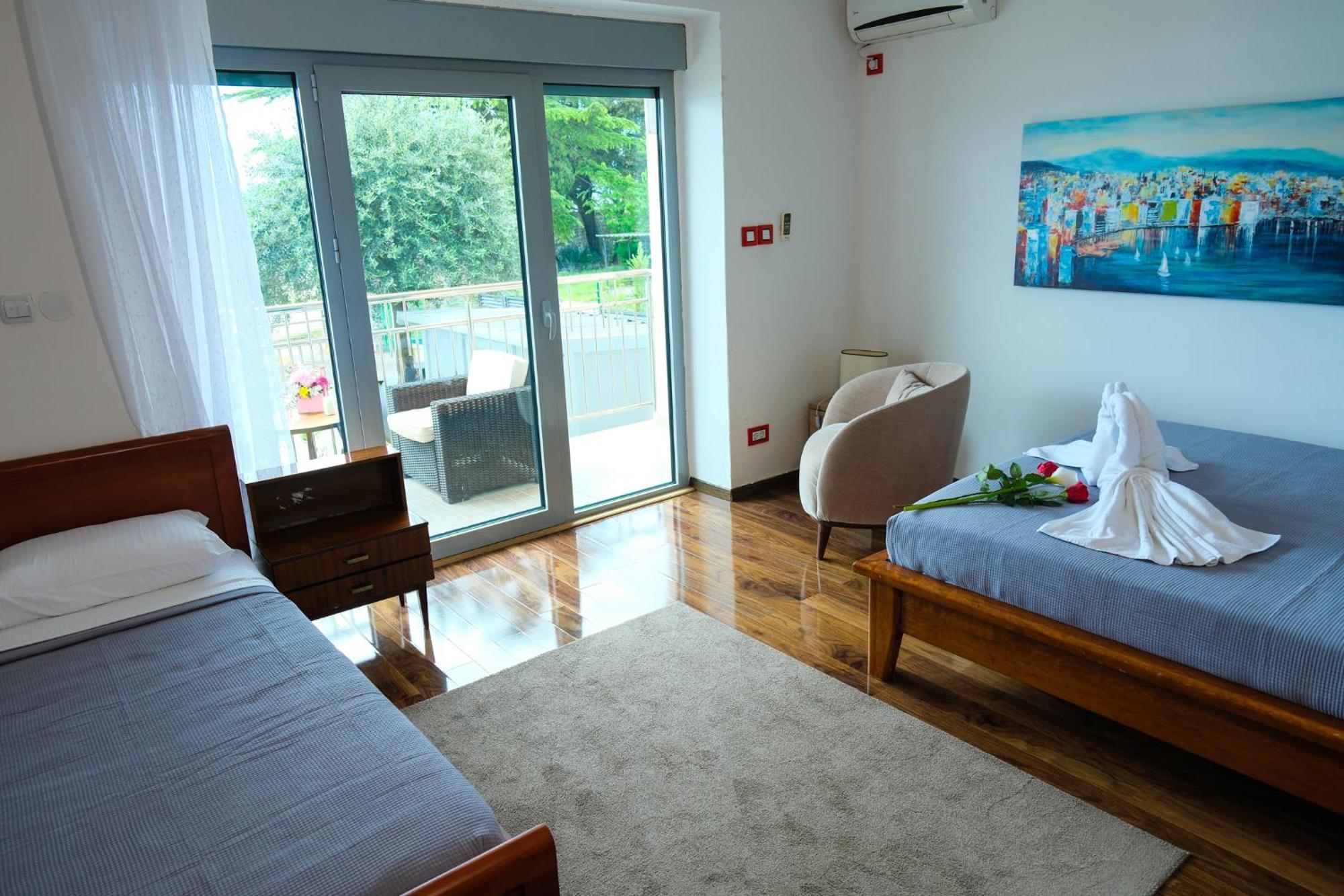 Qumi Apartments ติวัต ภายนอก รูปภาพ