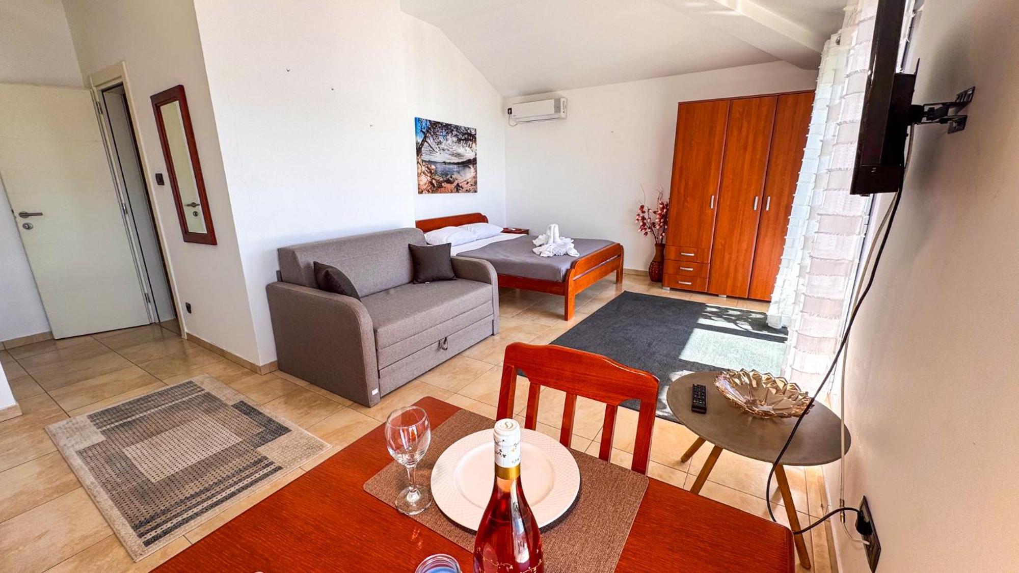 Qumi Apartments ติวัต ภายนอก รูปภาพ