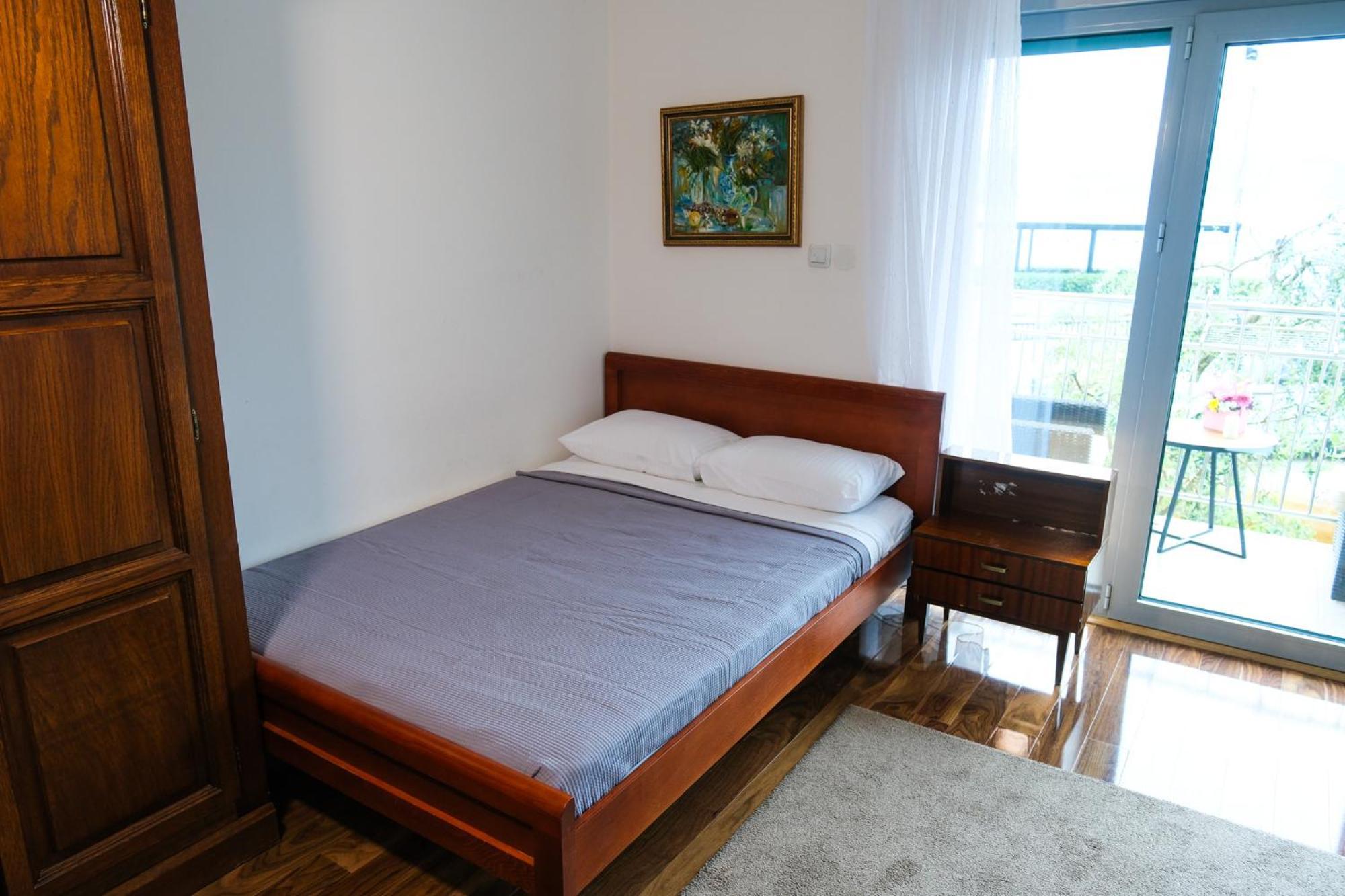 Qumi Apartments ติวัต ภายนอก รูปภาพ